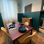 I Ponti Canal House *