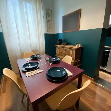 I Ponti Canal House *