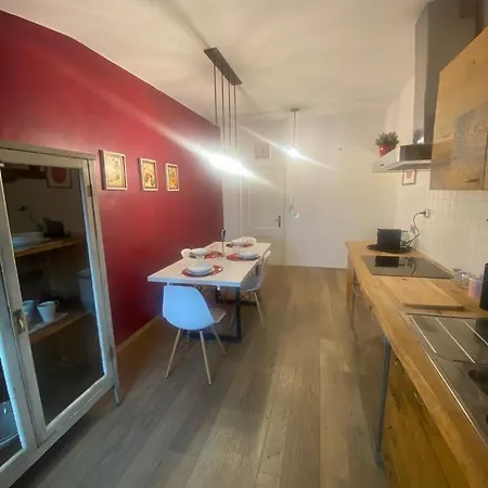 I Ponti Canal House *